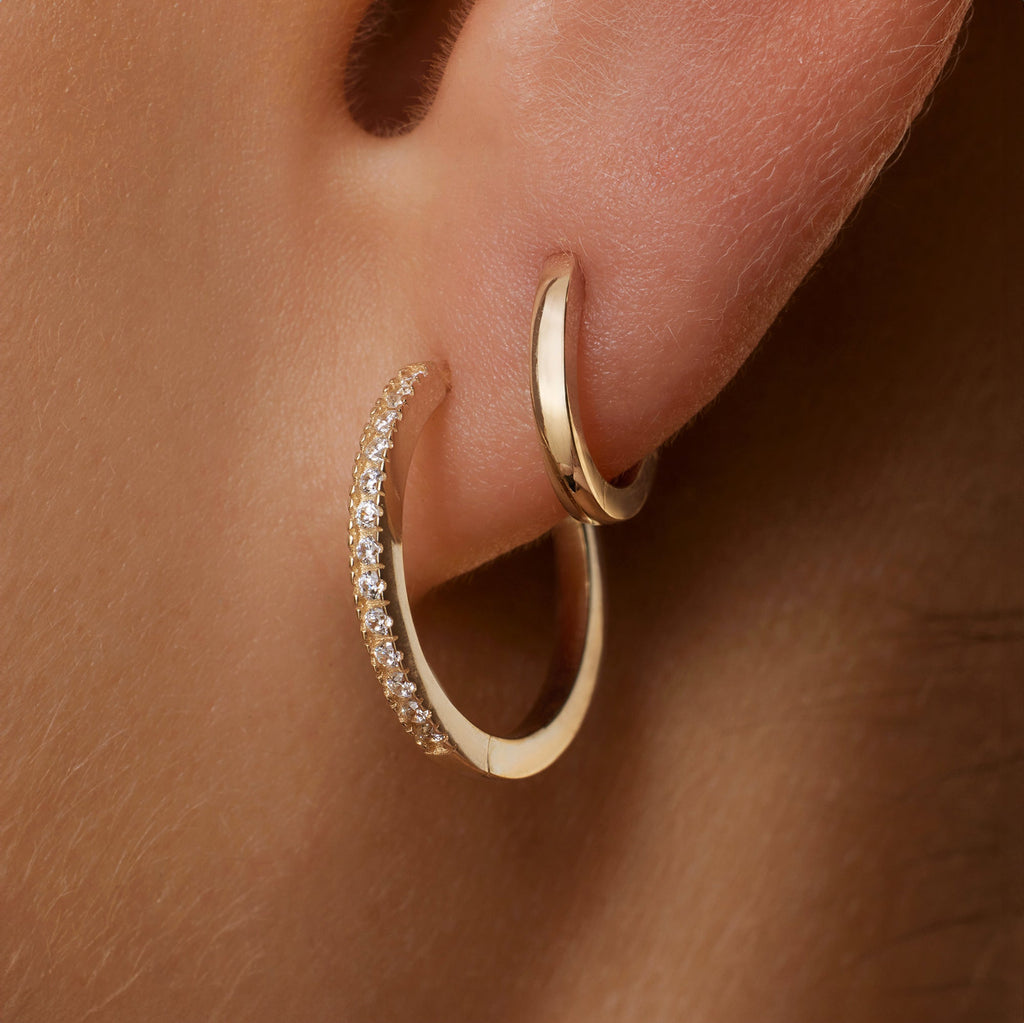 Essential Kleine Huggie Oorringen (10 mm)