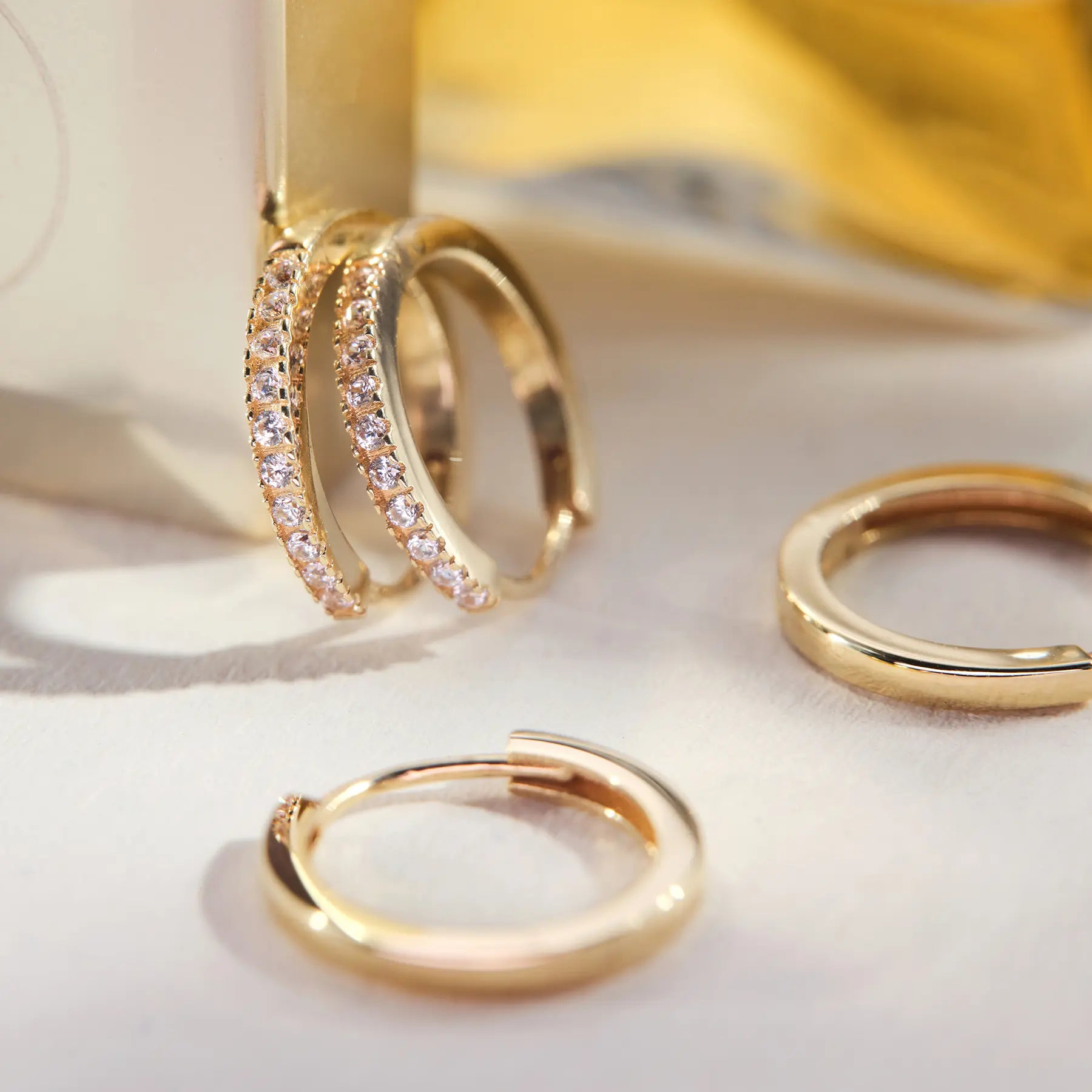 Essential Huggie Oorringen (12 mm)